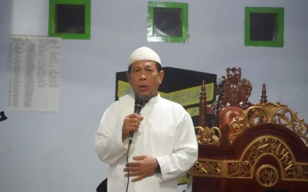 Safari Ramadhan di Masjid Darussalam Desa Lawin  Sekda Himbau Penuhi Dokumen Kependudukan
