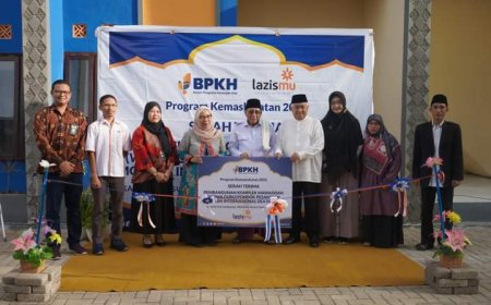 Bupati Sumbawa  Resmikan Serah Terima Pembangunan Kompleks Mawaddah PPMI Dea Malela