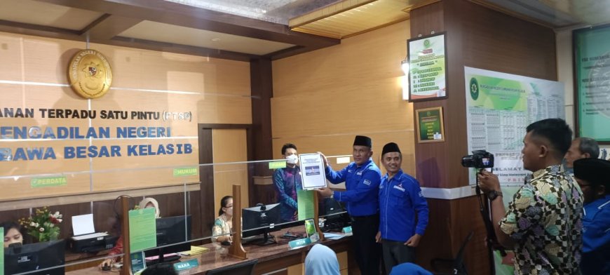 Tolak PK Moeldoko, Ratusan Kader Demokrat Sumbawa Datangi Pengadilan Negeri