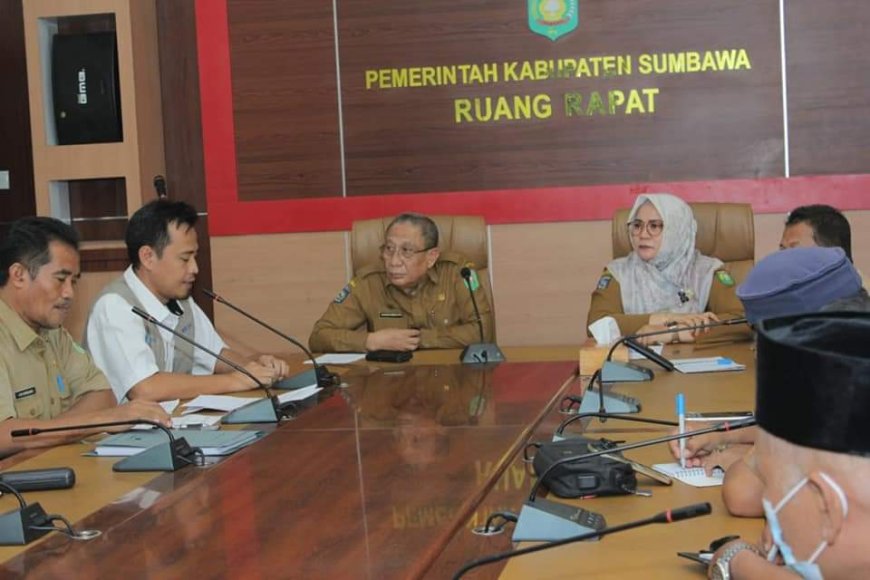 Bupati Sumbawa   H Mo Launching Penyaluran Cadangan Beras Pemerintah untuk Bantuan Pangan Tahun 2023