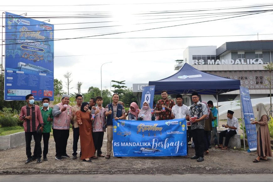 Seru! RS Mandalika Provinsi NTB Berbagi Kebaikan ,Bagikan Ratusan Takjil Gratis
