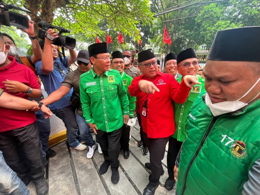 Megawati Ditemani Ganjar Sambut Elite PPP yang Datang ke Kantor PDIP