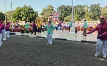 Senam Sumbawa Gemilang, Meriahkan Peringatan Hardiknas  di Sumbawa