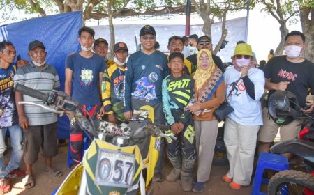 Grass Track DI Sumbawa, Gubernur NTB Nobar Dengan Masyarakat