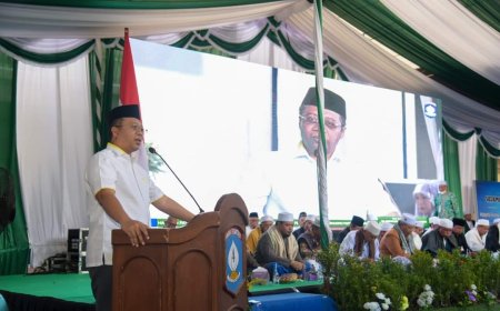 Hadiri Haul Almagfurullah TGH. Mustafa Umar Ponpes Al-Aziziyah Kapek, Ini Pesan Gurbernur Bang Zul!