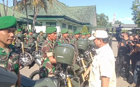 Menhan Prabowo Subianto Bagikan 40 Unit Sepeda Motor untuk Babinsa