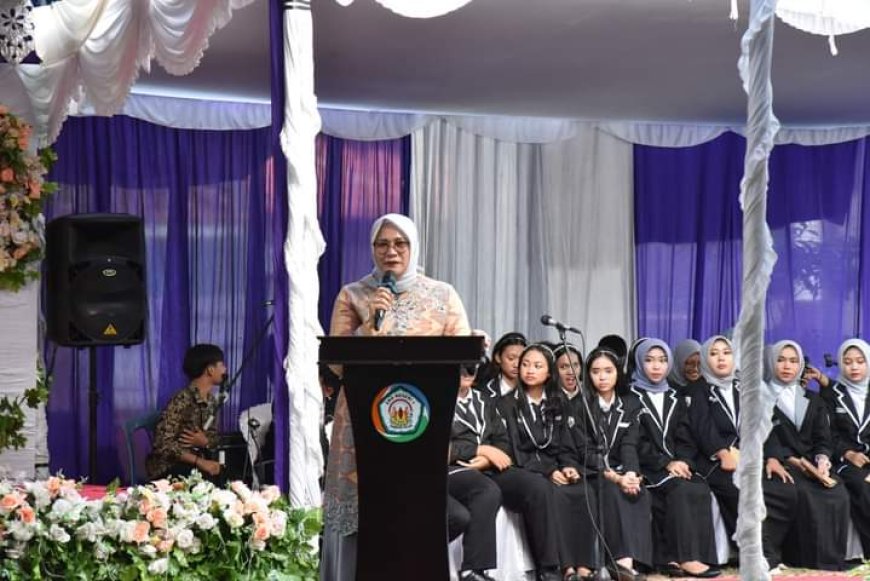 Hadiri Acara Purna Siswa SMA Negeri 1 Sumbawa, Wabup Beri Motivasi Siswa.