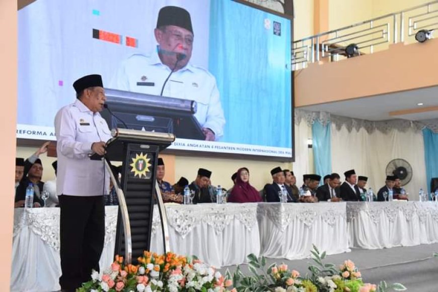Hadiri Wisuda PMI Dea Malela Bupati  Ucapkan Selamat  dan Apresiasi Kehadiran Kiyai Gontor
