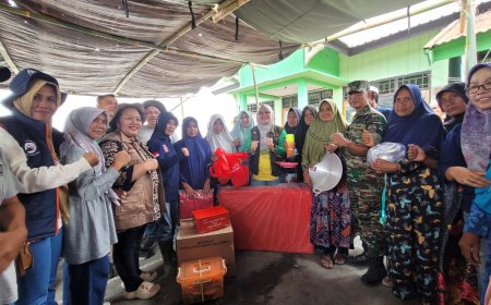 Wakil Bupati Sumbawa Bawa Bantuan dan Berikan Trauma Healing Korban Kebakaran Musuk