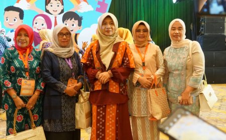 Bunda Niken Hadiri Undangan Komitmen Bersama Bunda PAUD Se-Indonesia
