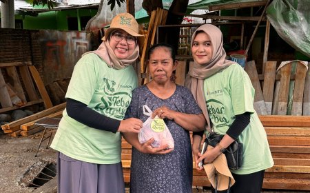 Bank NTB Syariah Sumbawa Tebar Daging Qurban untuk Kaum Dhuafa