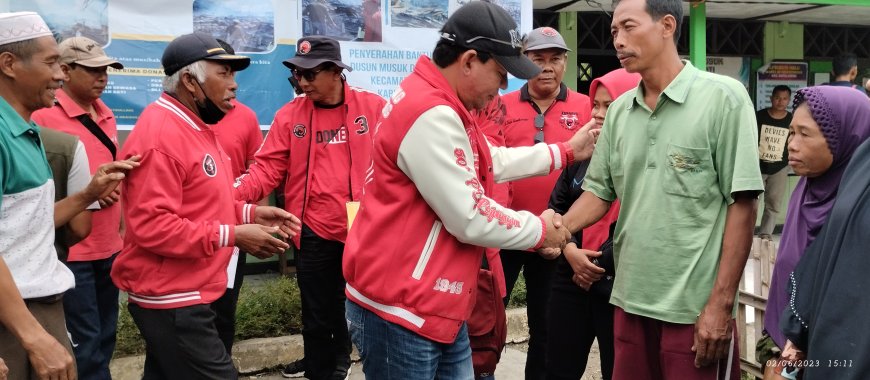 DPC PDI Perjuangan Sumbawa  Kunjungi Korban Kebakaran di Dusun Musuk Desa Tangkampulit Kecamatan Batulanteh