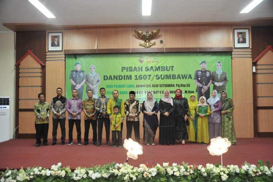 Pisah Sambut Dandim 1607 Bupati Sumbawa : Selamat datang Letkol Eko Cahyo Setiawan Terimakasih Letkol Czi. Alid Setiawan