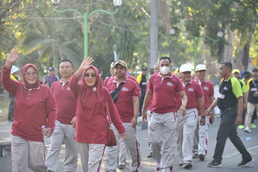 Meriah, Wakil Bupati Sumbawa Lepas Kontingen O2SN Tingkat Kabupaten