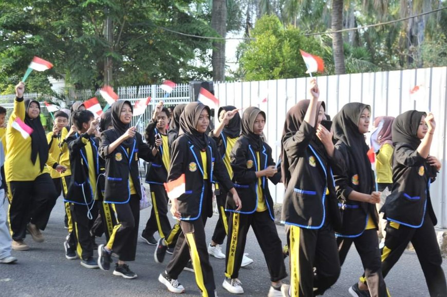 Meriah, Wakil Bupati Sumbawa Lepas Kontingen O2SN Tingkat Kabupaten