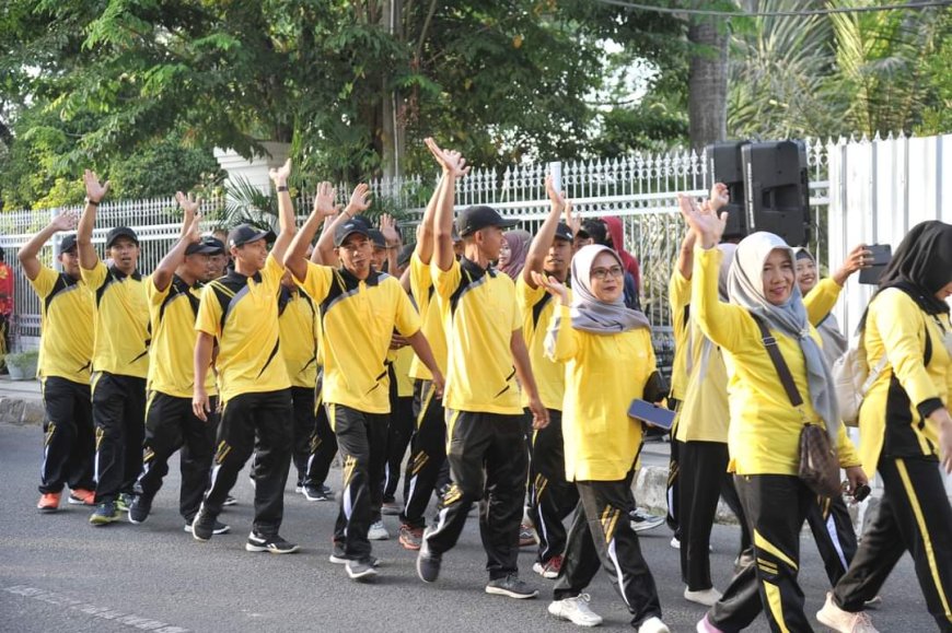 Meriah, Wakil Bupati Sumbawa Lepas Kontingen O2SN Tingkat Kabupaten