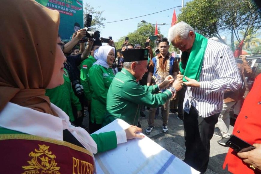 Tuan Guru Haji Hazmi Hamzar Doakan Ganjar Hingga Meneteskan Air Mata