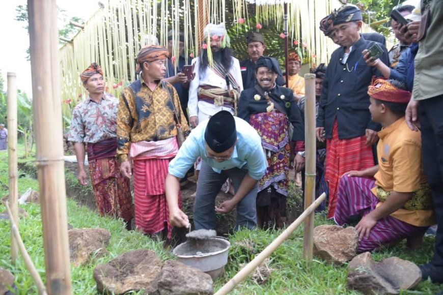 Gubernur NTB Lakukan Peletakan Batu Pertama Pembangunan Bale Bubus di Kecamatan Pringgasela Lombok Timur