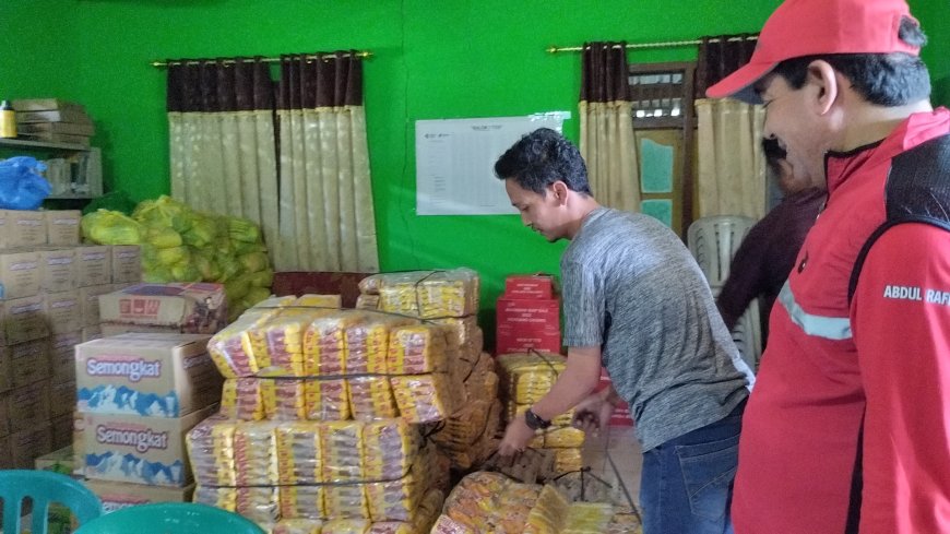 DPD PDI Perjuangan NTB dan DPC PDI Perjuangan Sumbawa Peduli  Korban Bencana Banjir  Lunyuk