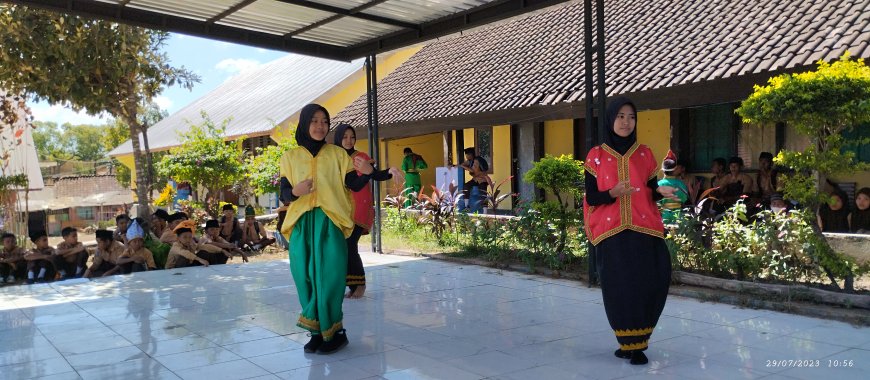 Hadiri Sabtu Budaya di SMPN I Lape Sutan Ajak Lestarikan Budaya Samawa