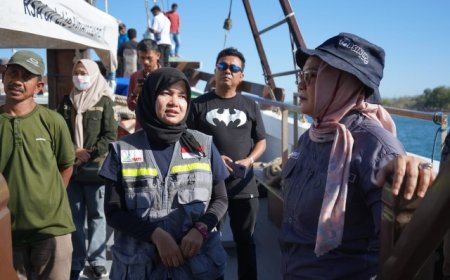 Pengobatan Gratis, Wabup Novi Kunjungi Rumah Sakit Apung Dokter Lie di Tarano