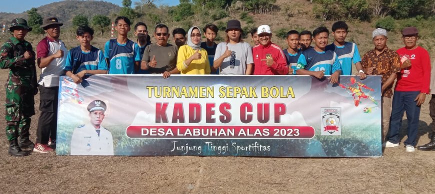 Ketua DPD BMI NTB Resmi Buka Turnamen Sepak Bola Kades Cup Desa Labuhan Alas