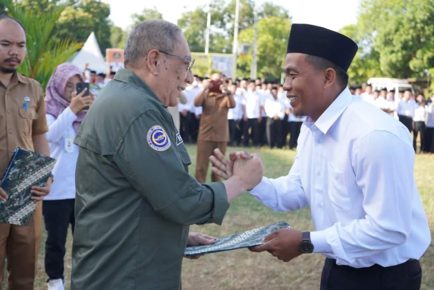 Bupati Sumbawa Serahkan SK 945 P3K Jabatan Tenaga Fungsional Guru