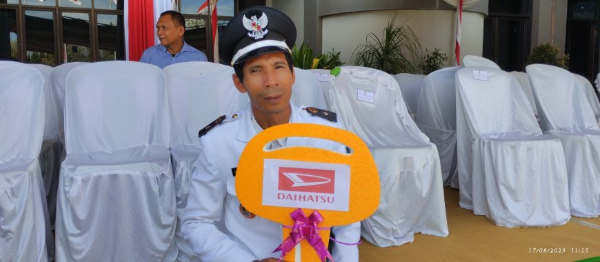 Kades Sempe  Berterima Kasih, Terima Mobil Ambulance  Desa dari Pemda Sumbawa