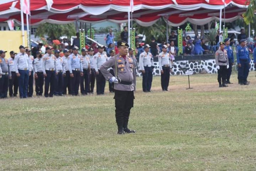 Wakil Bupati Sumbawa Pimpin Upacara Penurunan Bendera