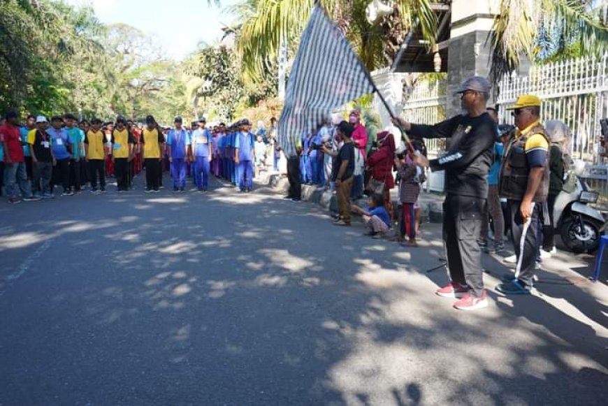 Kadis Dikbud, Lepas Lomba Gerak  Jalan Tingkat SMP/MTS Tahun 2023