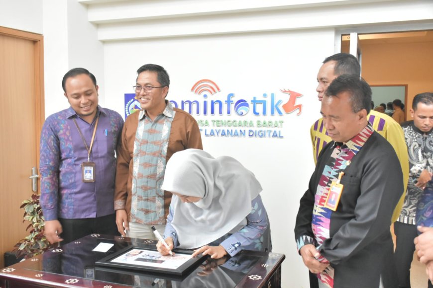 Jelang Akhir Pengabdian, Wagub Umi Rohmi Resmikan Command Center NTB