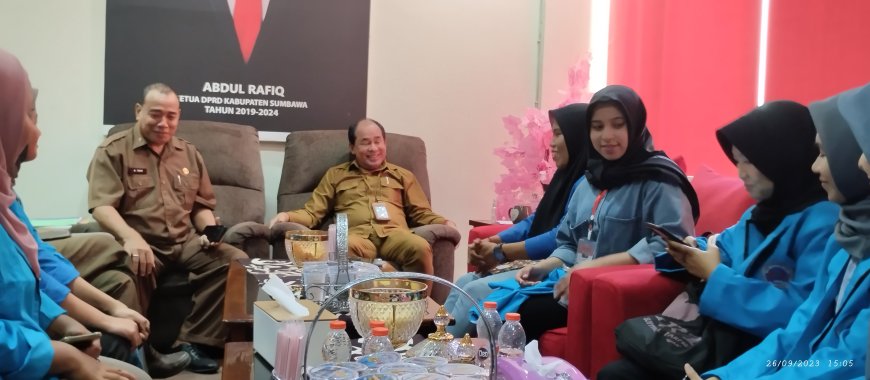 Ketua DPRD Terima Mahasiswi UNSA, Ajak Berproses untuk Masa Depan Maju