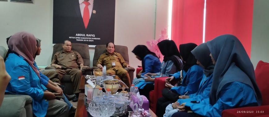 Ketua DPRD Terima Mahasiswi UNSA, Ajak Berproses untuk Masa Depan Maju