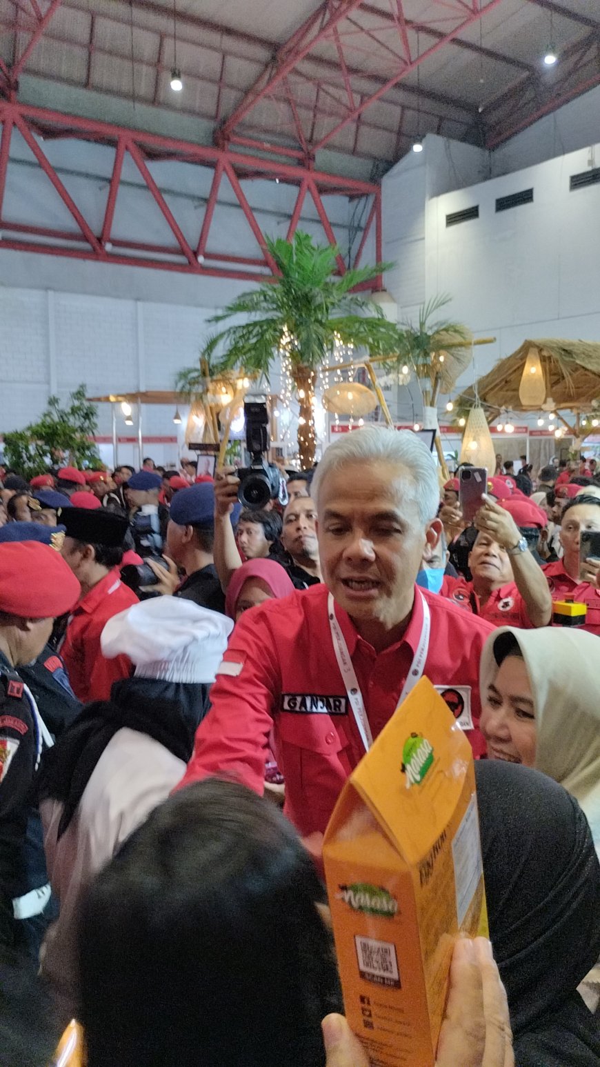 Kunjungi Pameran Pangan Plus Expo 2023 Ganjar Sebut Pentingnya Vitamin Penambah Darah  Bagi Perempuan