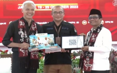 Ganjar-Mahfud Resmi Daftar Capres dan Cawapres ke KPU