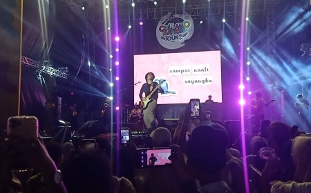 Fiersa Besari Bawa Masyarakat Sumbawa Ingatkan Cinta