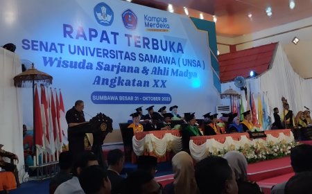 Hadiri Wisuda UNSA XX Bupati Sumbawa Ucapkan Selamat  Ajak Segera Berkiprah
