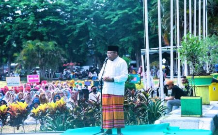Pj Gubernur NTB  Mengikuti Kegiatan Sholawatan Kabar di Sumbawa Besar