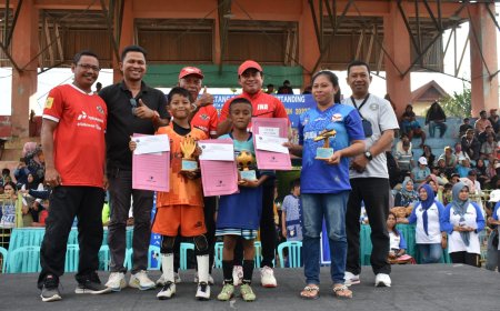Ketua KONI Sumbawa Berikan  Bonus Rp.10 Juta,   Para Juara U-11 Riang Gembira