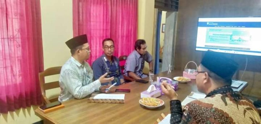 Kadis Kominfotiksandi  Sumbawa Terima Tim Monev Keterbukaan Informasi Publik NTB