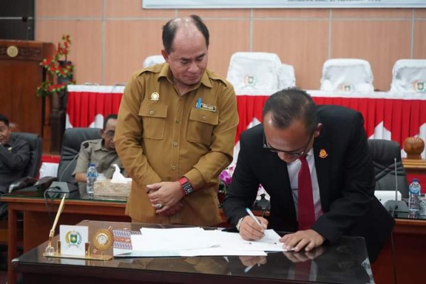 DPRD Kabupaten Sumbawa MoU dengan Kejari Sumbawa tentang Penanganan Masalah Hukum  Bidang Perdata dan Tata Usaha Negara