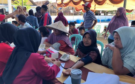 Hari Kedua, Warga Makin Antusias Hadiri Pengobatan Gratis RS Apung Laksamana Malahyati PDIP