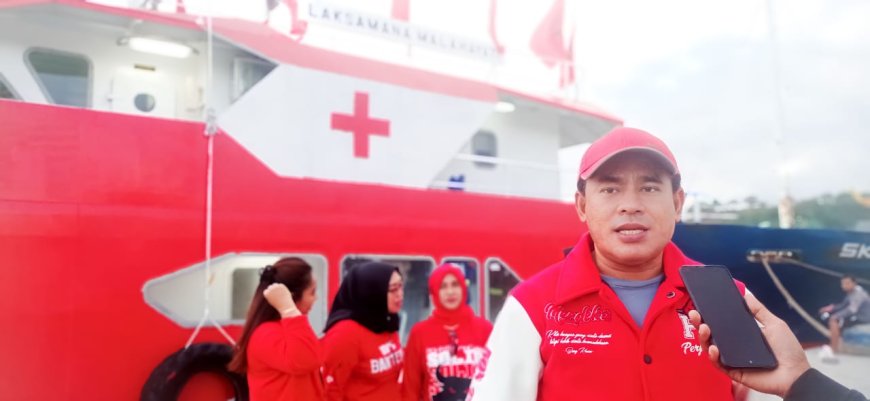 Kapal RS Apung PDIP Laksamana Malahayati Gelar Pengobatan Gratis di Kab. Sumbawa