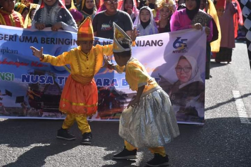 Meriah  Carnaval Budaya dan Atraksi Budaya Rayakan HUT NTB ke 65
