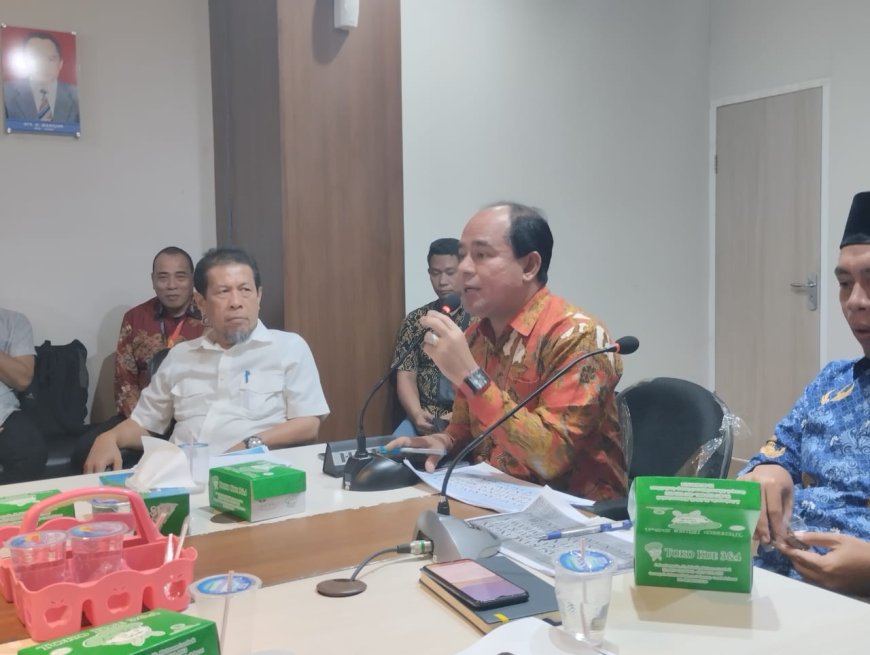 Ketua DPRD  Hadiri  Rapat Evaluasi dan Klarifikasi Rancangan Perda Kabupaten Sumbawa Tentang APBD Tahun Anggaran 2024