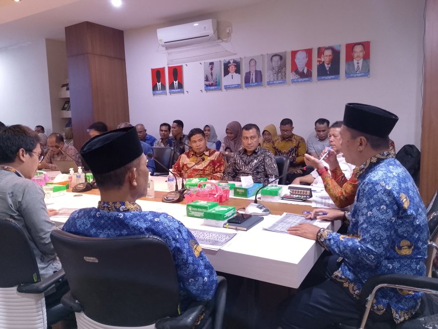 Ketua DPRD  Hadiri  Rapat Evaluasi dan Klarifikasi Rancangan Perda Kabupaten Sumbawa Tentang APBD Tahun Anggaran 2024