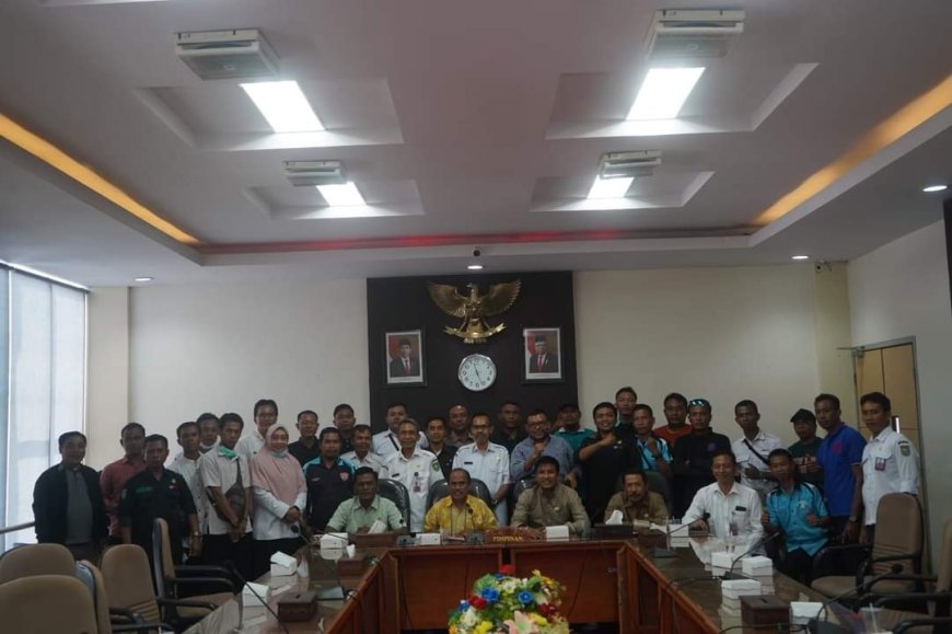 DPRD Sumbawa Gelar Hearing Upah dan Status Supir Ambulance