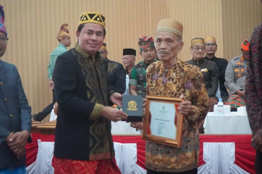 DPRD Gelar Sidang Paripurna Dalam Rangka HUT Kabupaten Sumbawa Ke 65