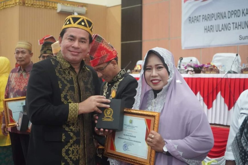 DPRD Gelar Sidang Paripurna Dalam Rangka HUT Kabupaten Sumbawa Ke 65