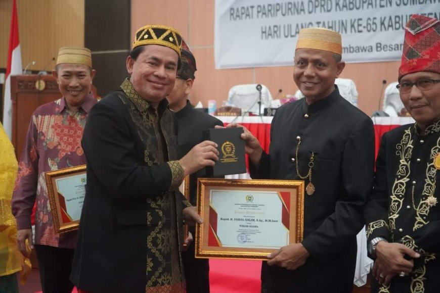 DPRD Gelar Sidang Paripurna Dalam Rangka HUT Kabupaten Sumbawa Ke 65